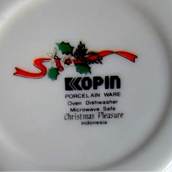 Vintage Kopin Christmas Pleasure Scalloped Porcelain Saucer Plate 6” Holiday 4 - Picture 3 of 3